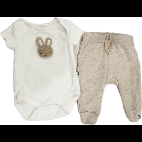 Rabbit And Bear Other - 🔴Baby Onesie and Pants Set with Bunny Design🔴